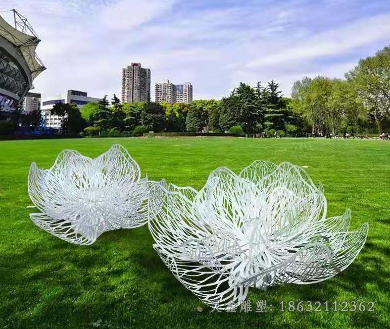 彩绘不锈钢镂空花朵公园雕塑