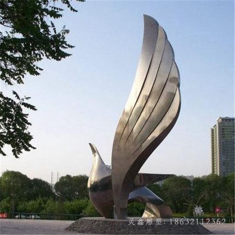 不锈钢镜面翅膀广场景观雕塑