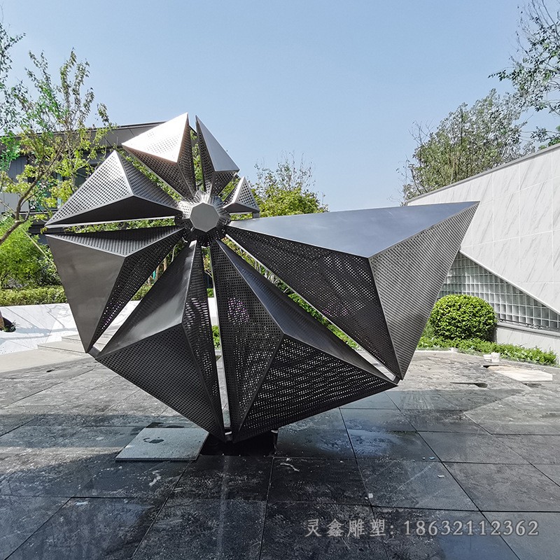 不锈钢镂空抽象城市景观雕塑
