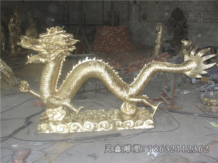 金龙铜雕，踏着祥云的龙铜雕