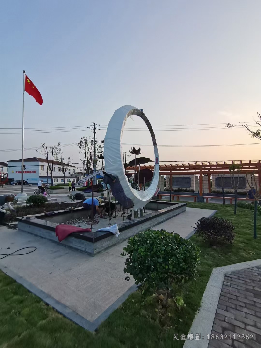 不锈钢镜面荷花公园景观雕塑
