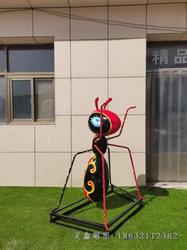 不锈钢彩绘蚂蚁动物雕塑
