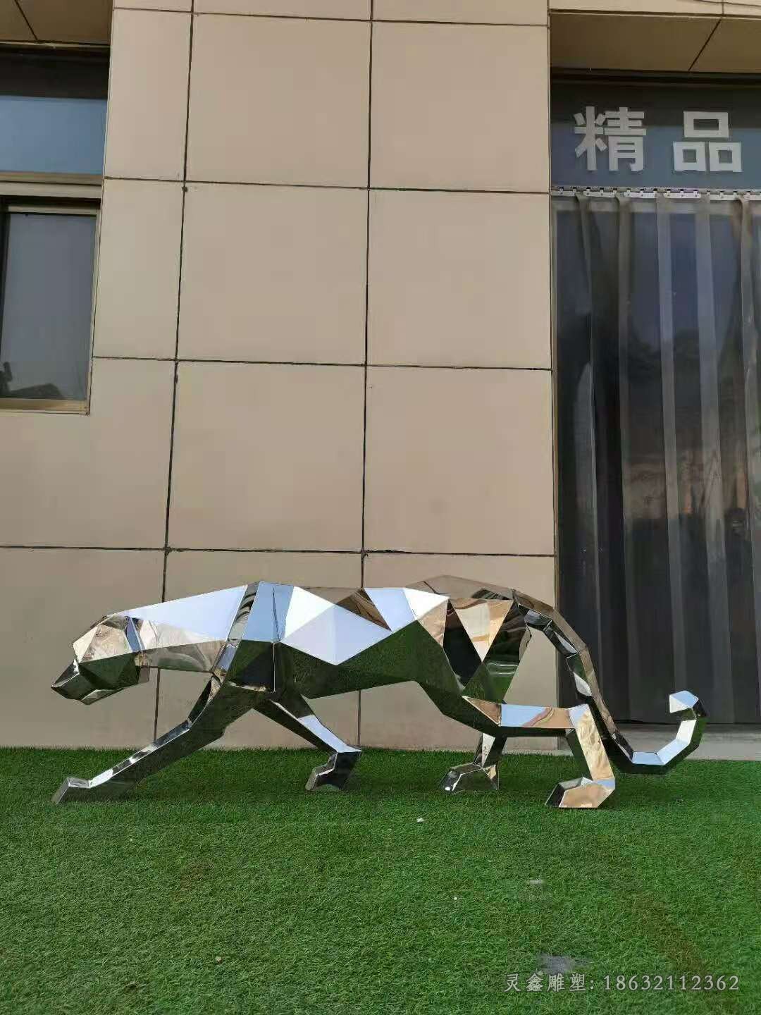 不锈钢豹子动物景观雕塑