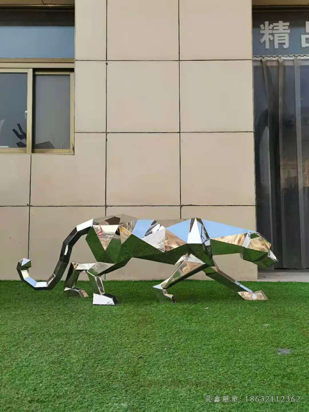 不锈钢豹子动物景观雕塑