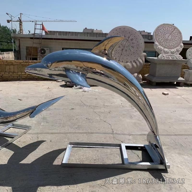 不锈钢镜面海豚动物雕塑