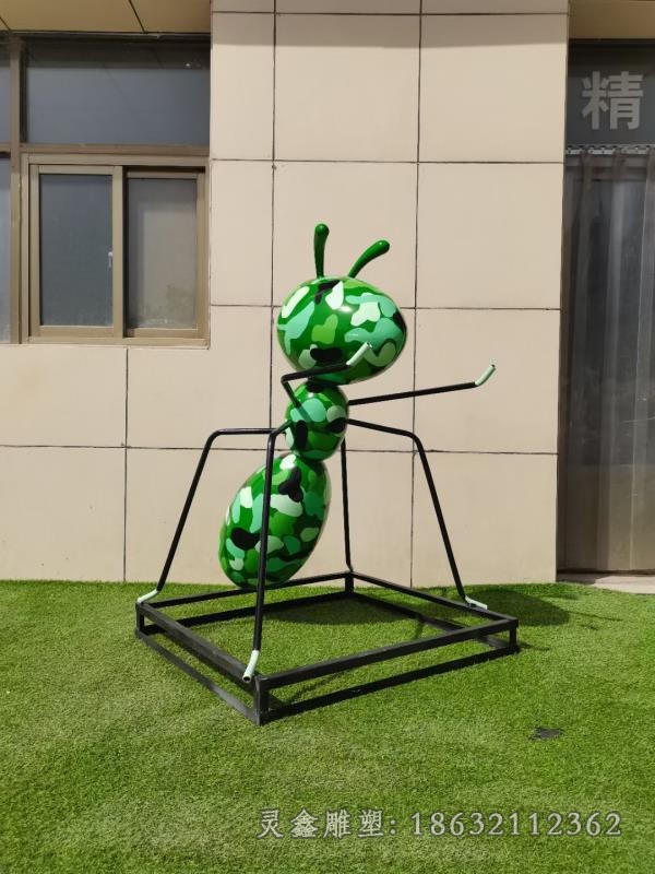 不锈钢彩绘蚂蚁景观雕塑