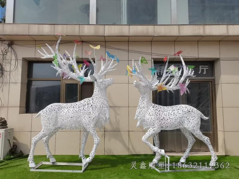 不锈钢镂空小鹿动物雕塑