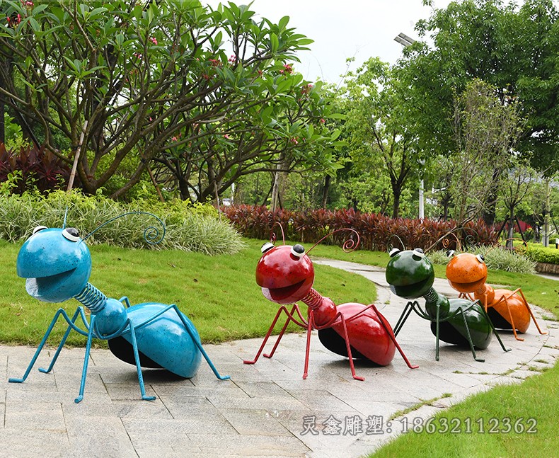不锈钢彩绘蚂蚁景观雕塑