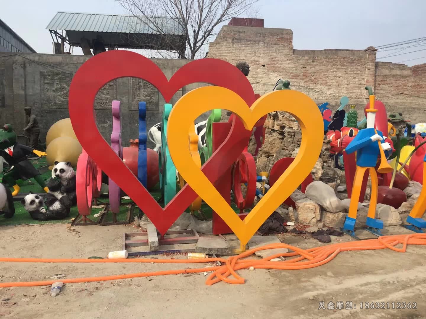 爱心抽象不锈钢景观雕塑