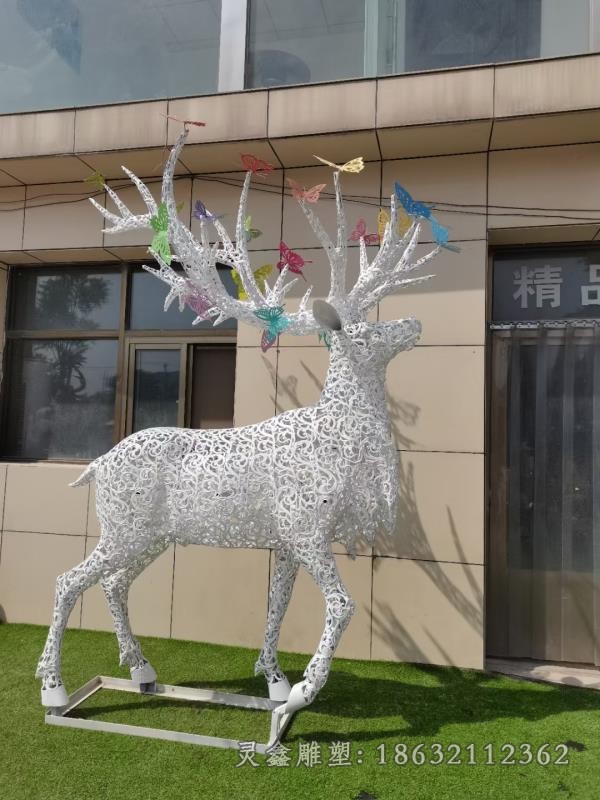 不锈钢镂空彩绘鹿动物雕塑