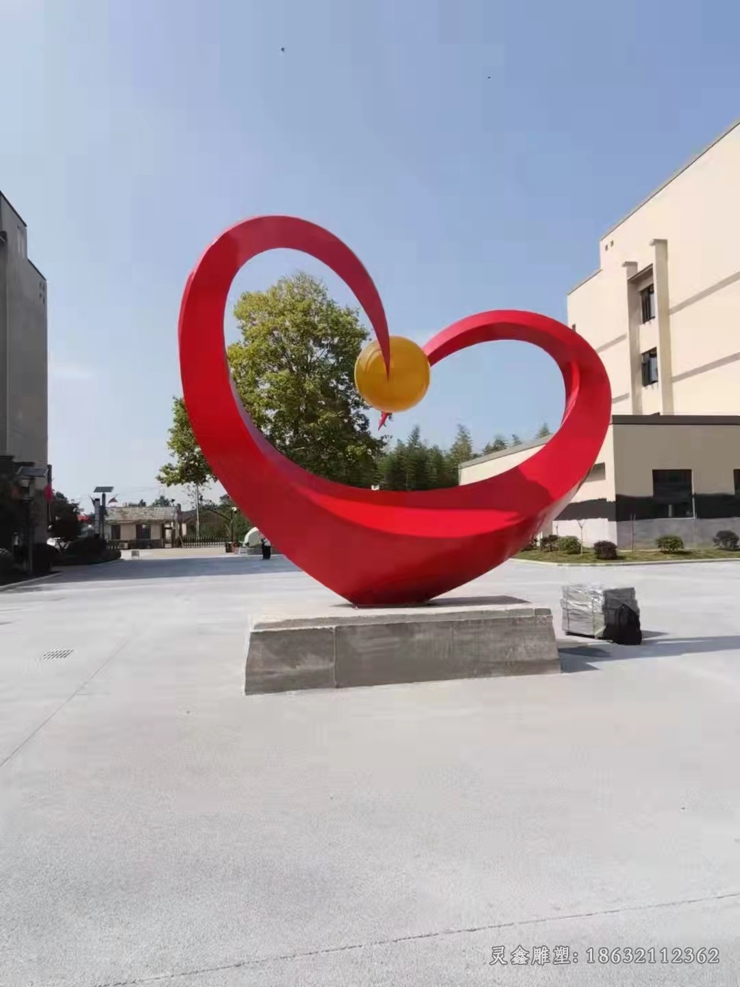 不锈钢爱心抽象标志雕塑