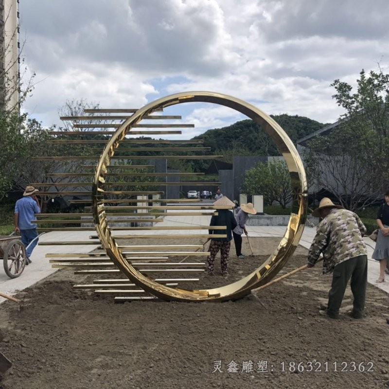 不锈钢镜面景观异形雕塑