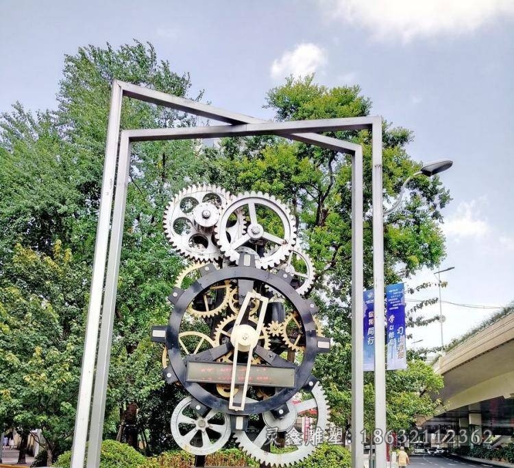 不锈钢彩绘齿轮抽象雕塑
