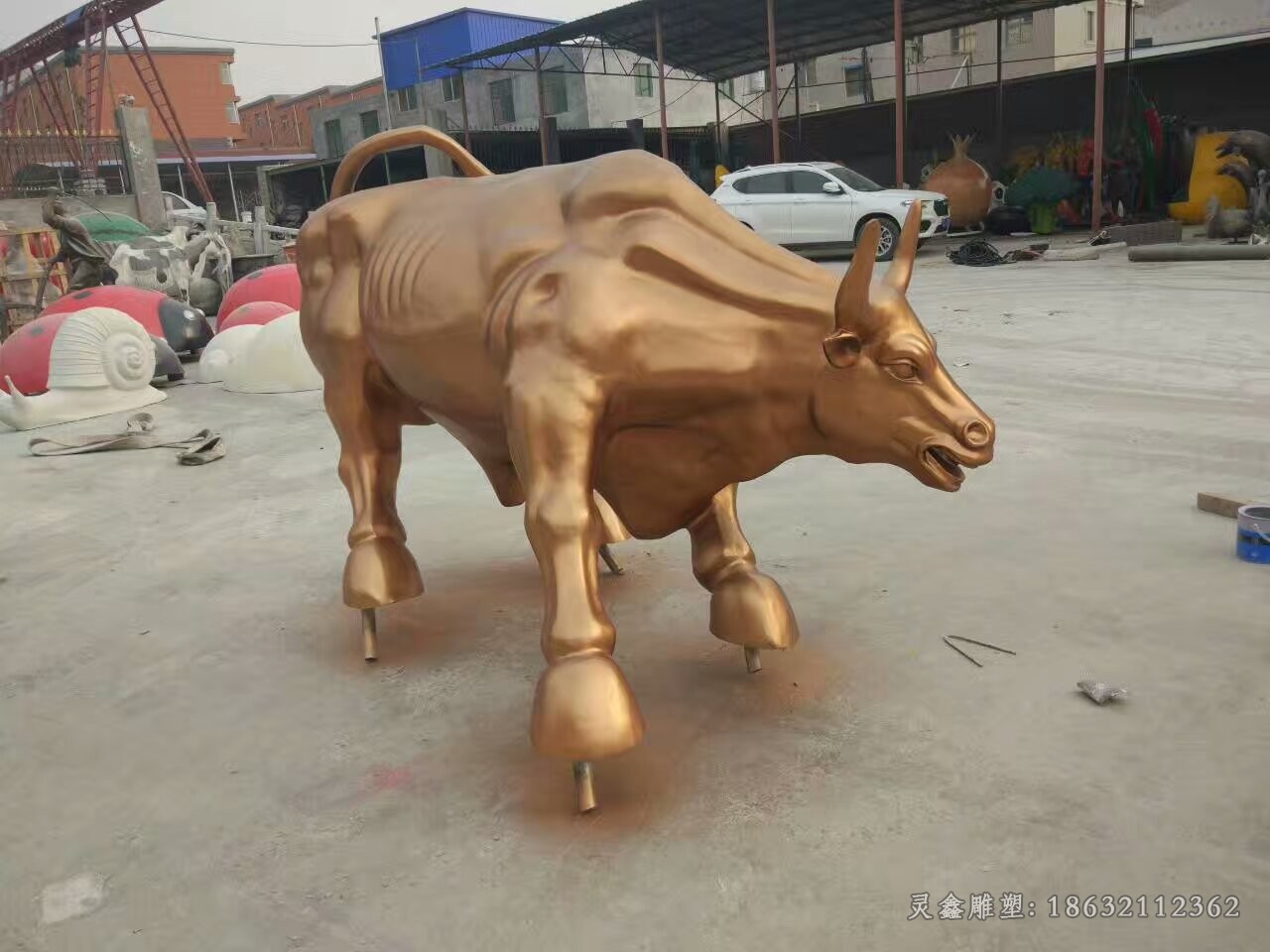 金色牛动物标志铜雕