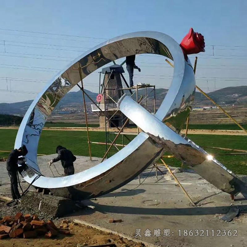 不锈钢镜面戒指广场雕塑