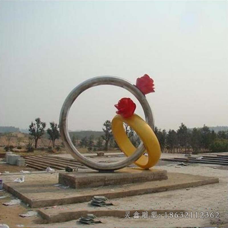 不锈钢镜面戒指商场雕塑