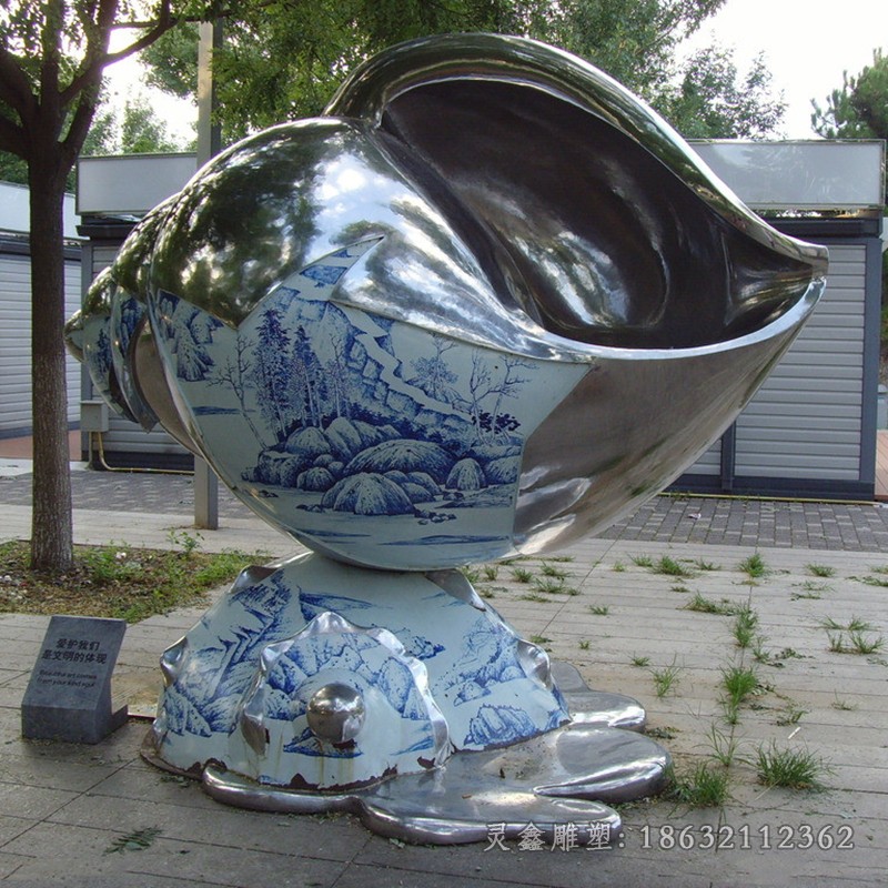 不锈钢彩绘海螺景观雕塑