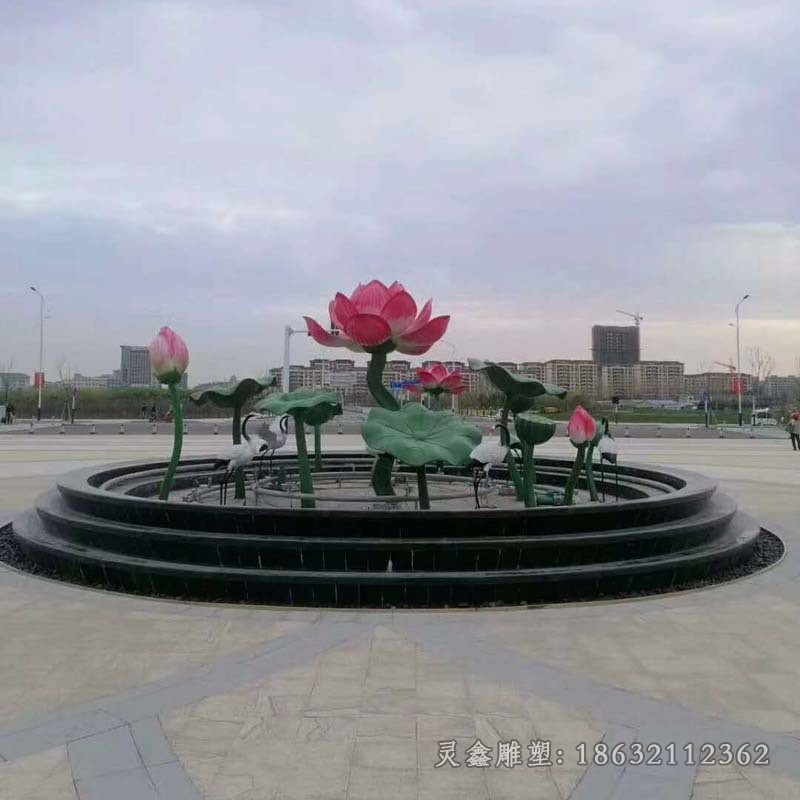 彩绘荷花不锈钢景观雕塑