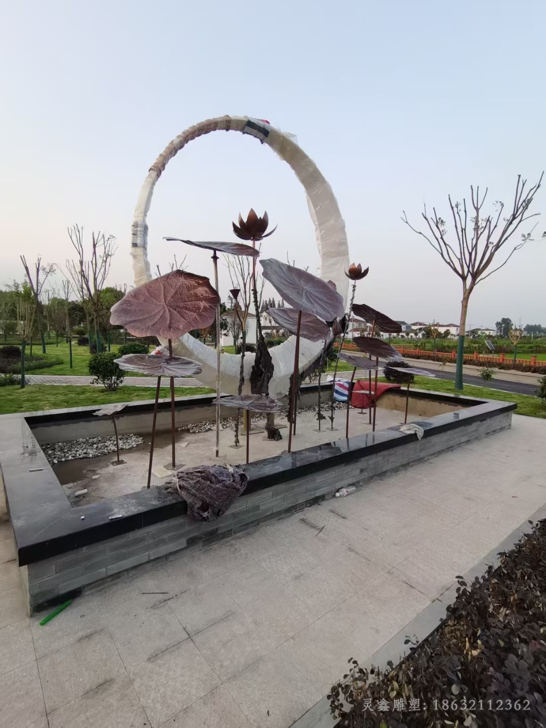镜面荷花校园不锈钢雕塑