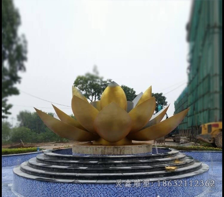 金色荷花广场不锈钢雕塑