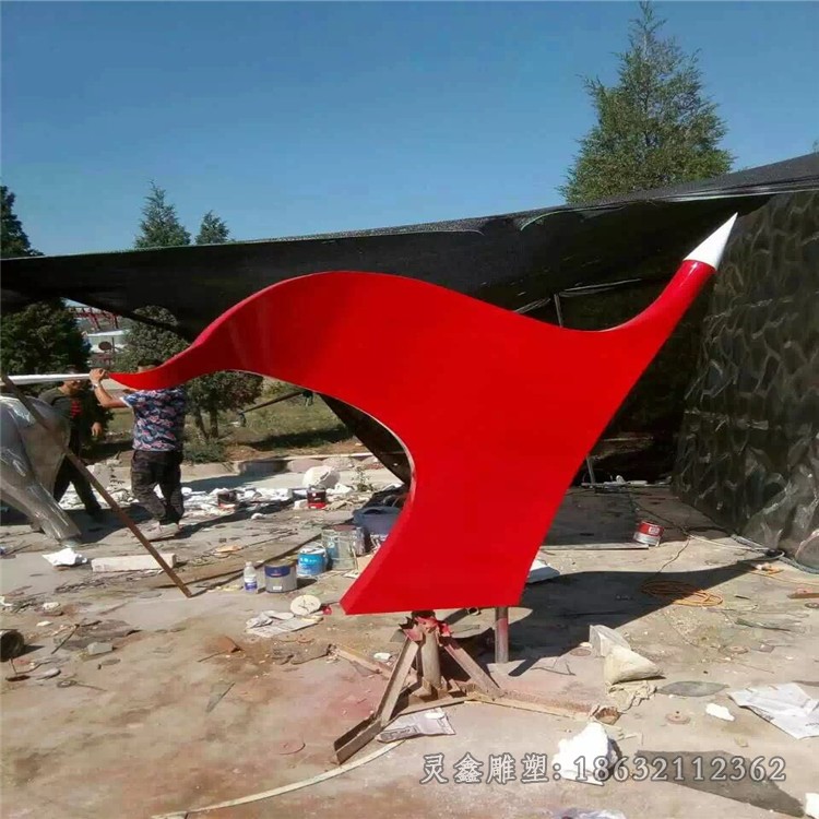 彩绘红旗广场不锈钢雕