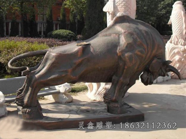 开荒牛户外景观铜雕
