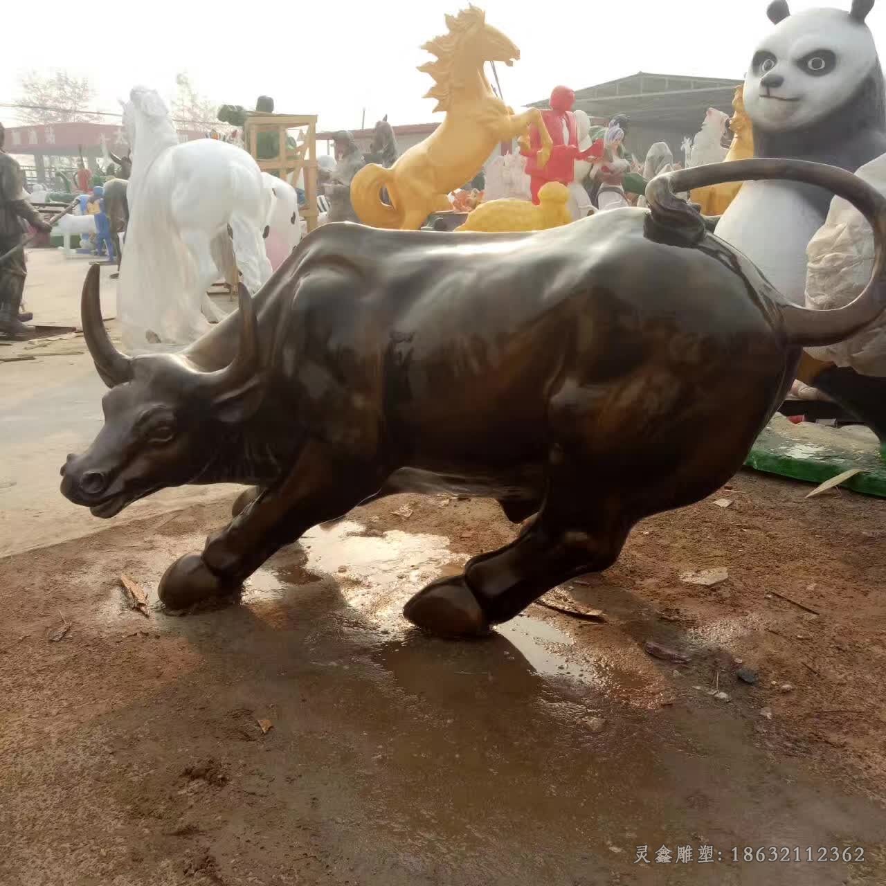 华尔街牛动物景观铜雕
