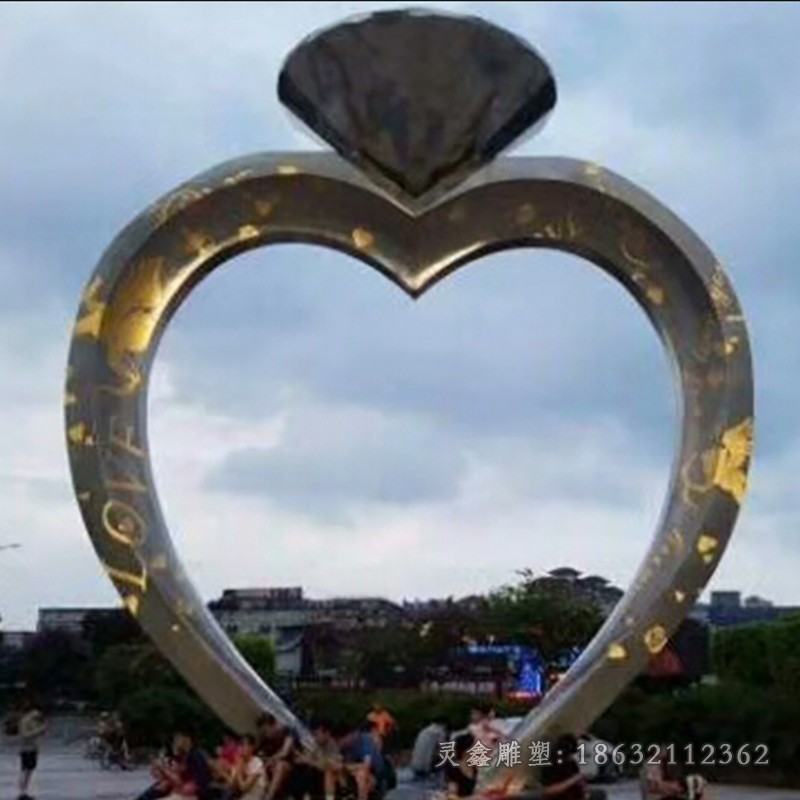 钻石戒指景观不锈钢雕塑