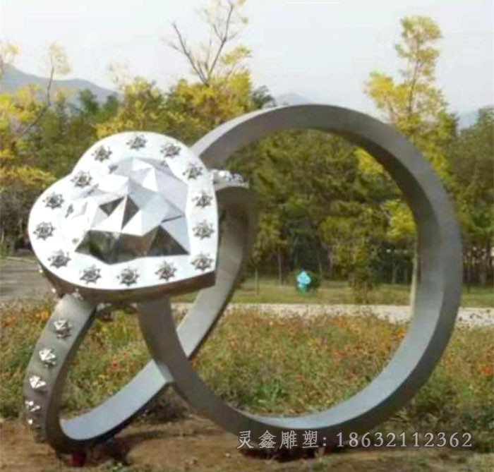 不锈钢戒指标志景观雕塑