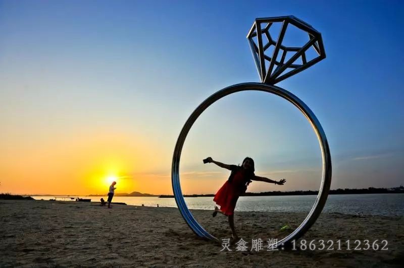 抽象戒指标志不锈钢雕塑