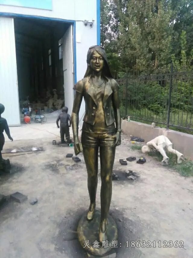 抽象美女校园人物铜雕