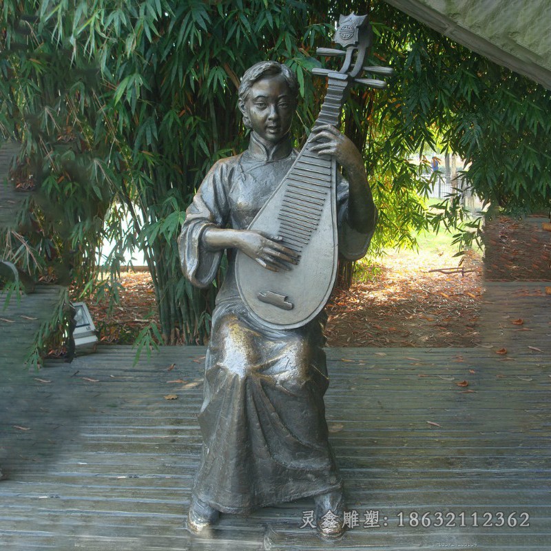 弹乐器女人景观铜雕