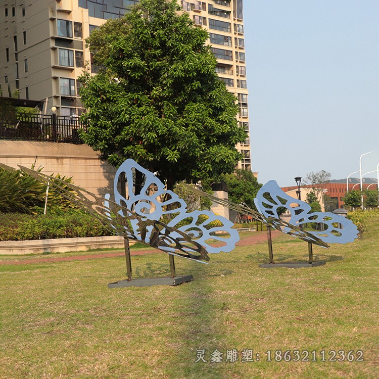 不锈钢镜面蝴蝶别墅雕塑