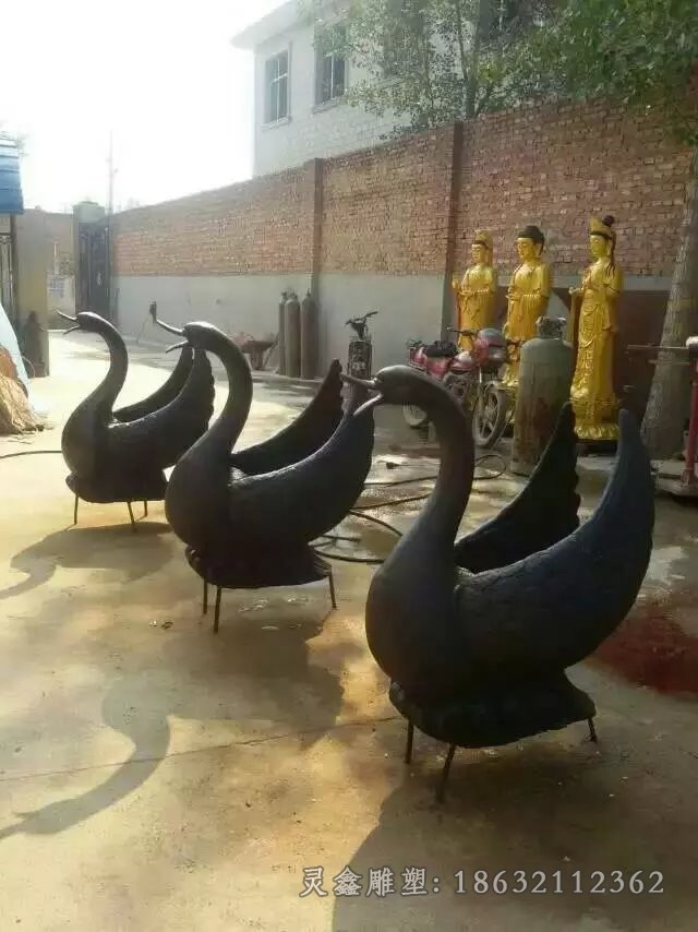 动物天鹅景观铜雕