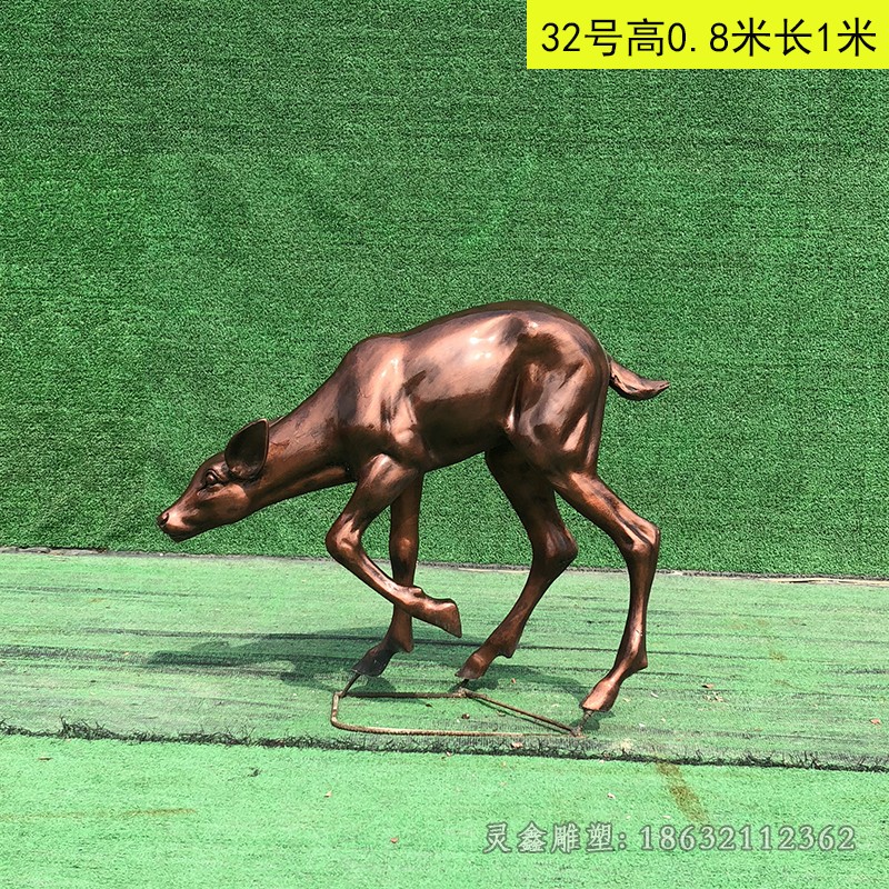 低头小鹿广场景观铜雕