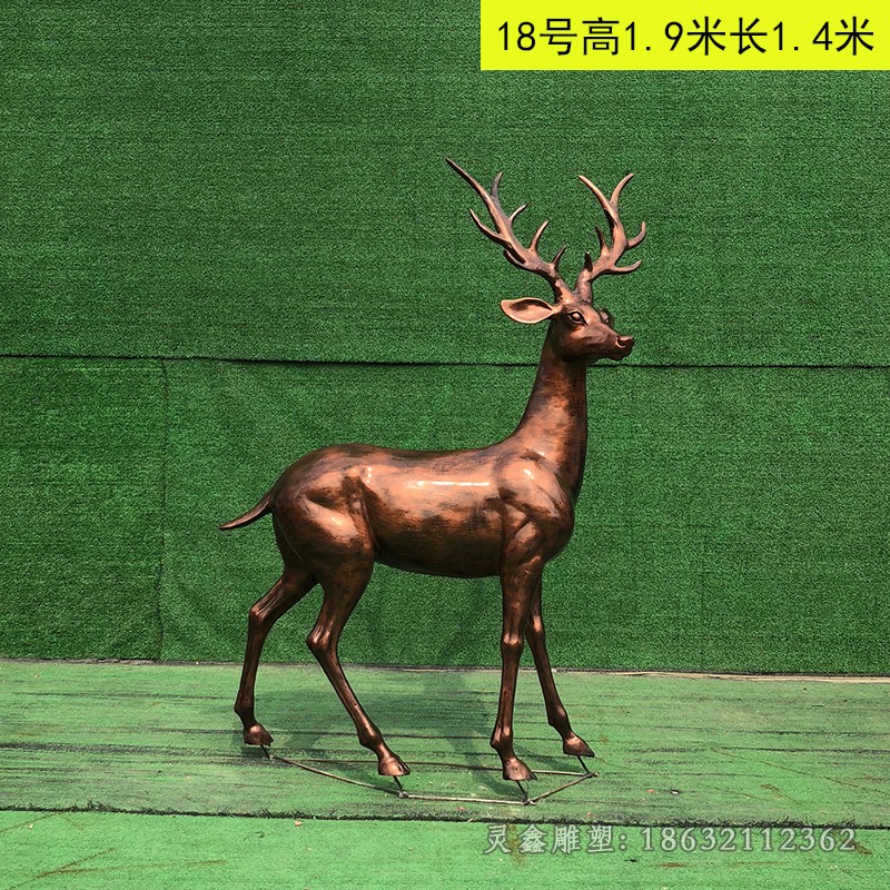 抬头叉角小鹿街边铜雕