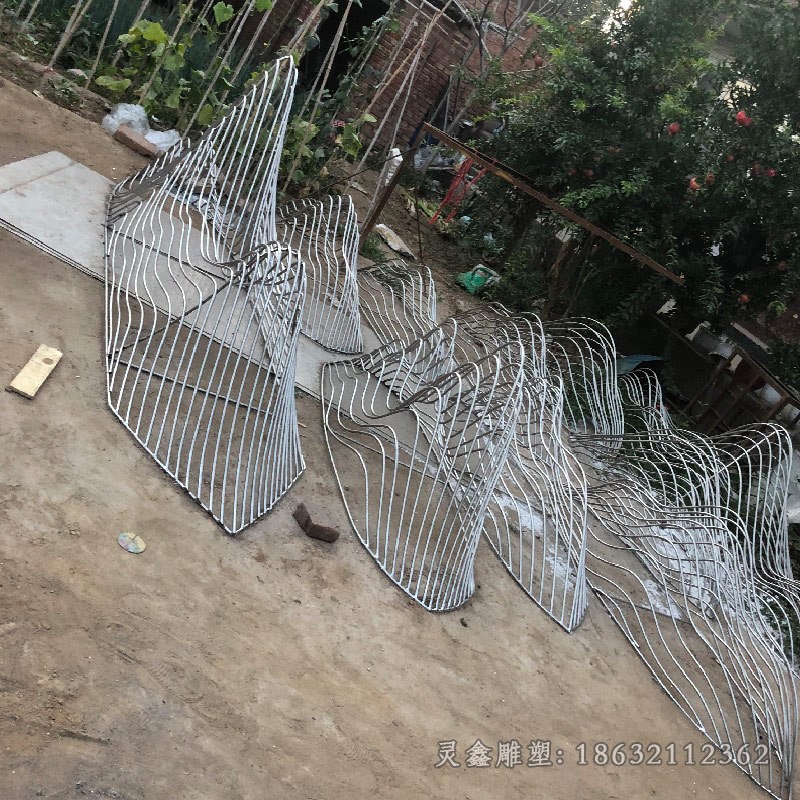 不锈钢镂空假山商场雕塑
