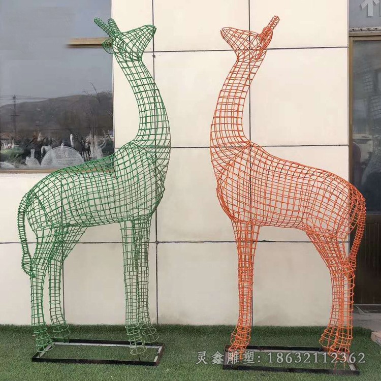镂空长颈鹿彩绘不锈钢雕塑
