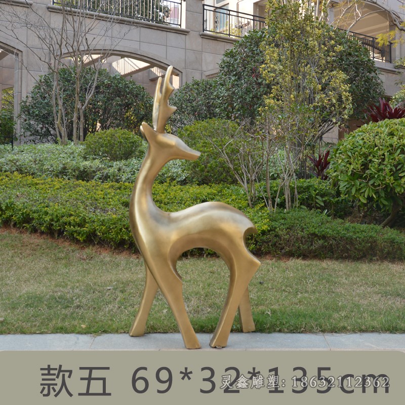 转头叉角鹿街边铜雕