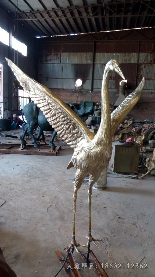 展翅仙鹤公园动物铜雕
