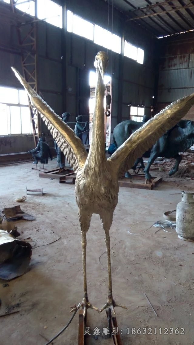 展翅仙鹤公园动物铜雕
