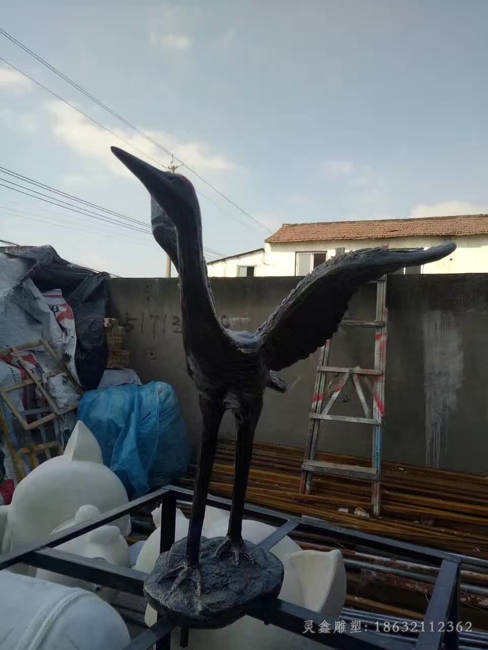 展翅仙鹤户外动物铜雕