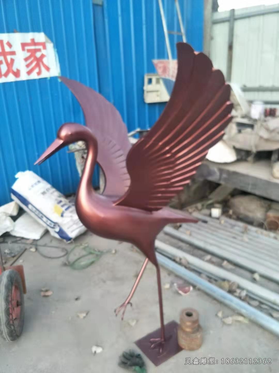 展翅仙鹤街边动物铜雕