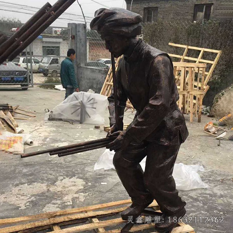 少数民族吹乐器景观铜雕
