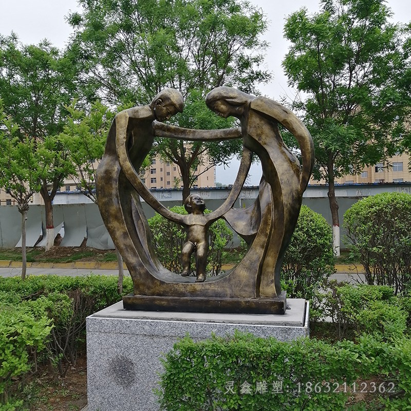 一家三口景区人物铜雕