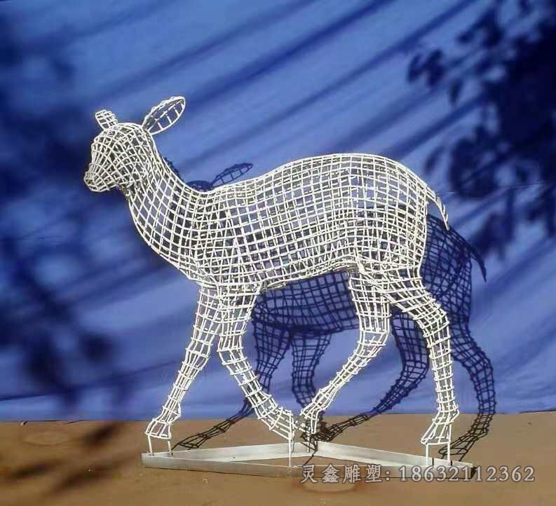 转头镂空鹿不锈钢雕塑