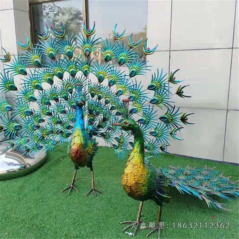 彩绘孔雀不锈钢景观雕塑