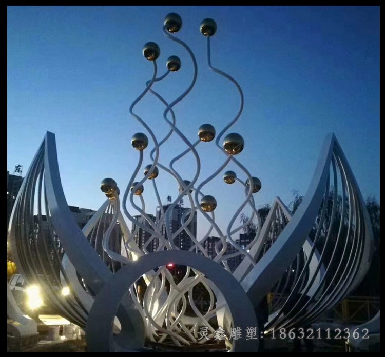 不锈钢莲花镜面景观雕塑
