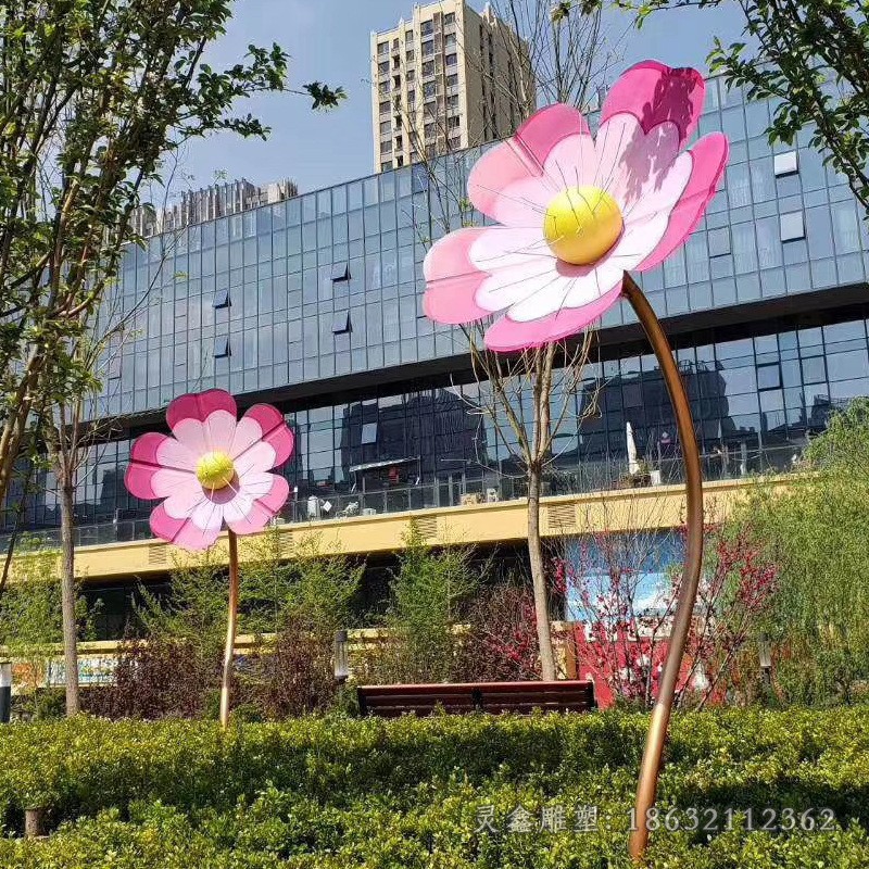 不锈钢莲花彩绘景观雕塑