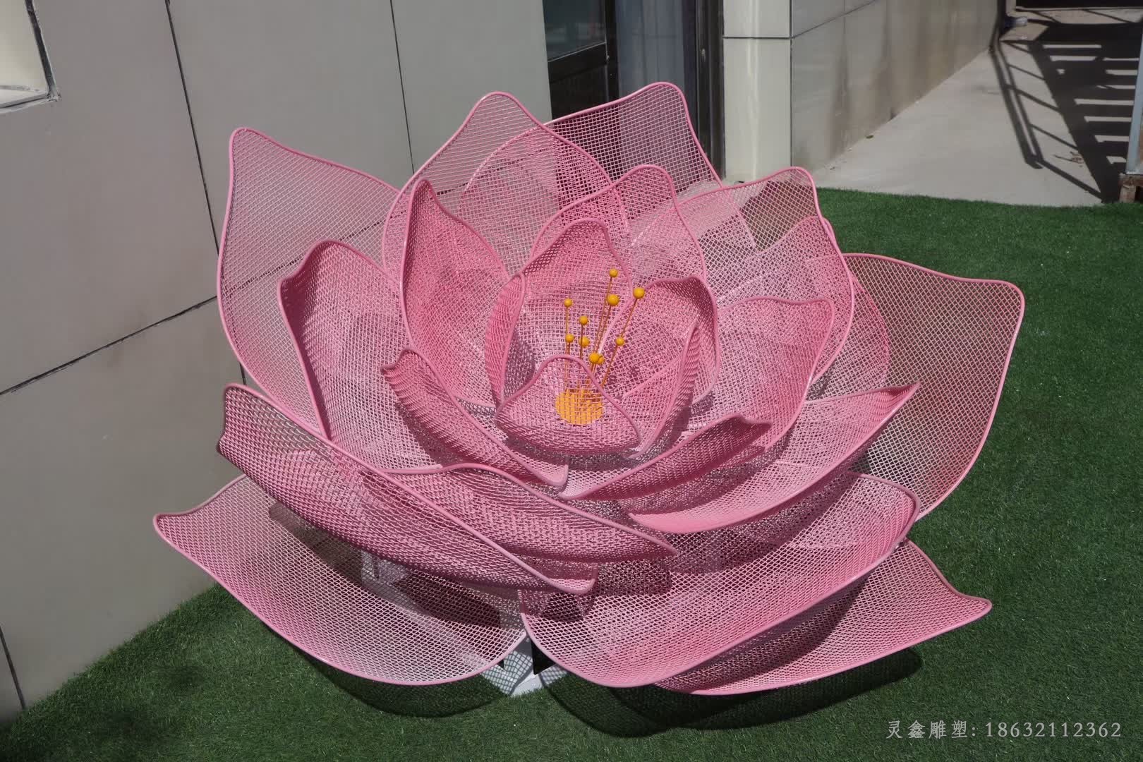 不锈钢彩绘莲花标志雕塑